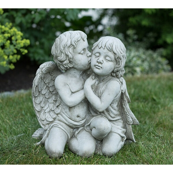 Figur "Kissing Angel" - Antiksteinguss