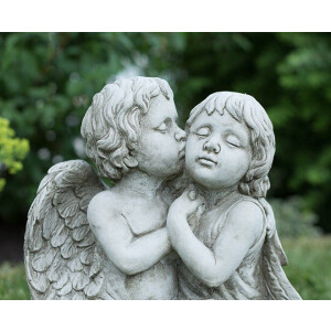 Figur "Kissing Angel" - Antiksteinguss